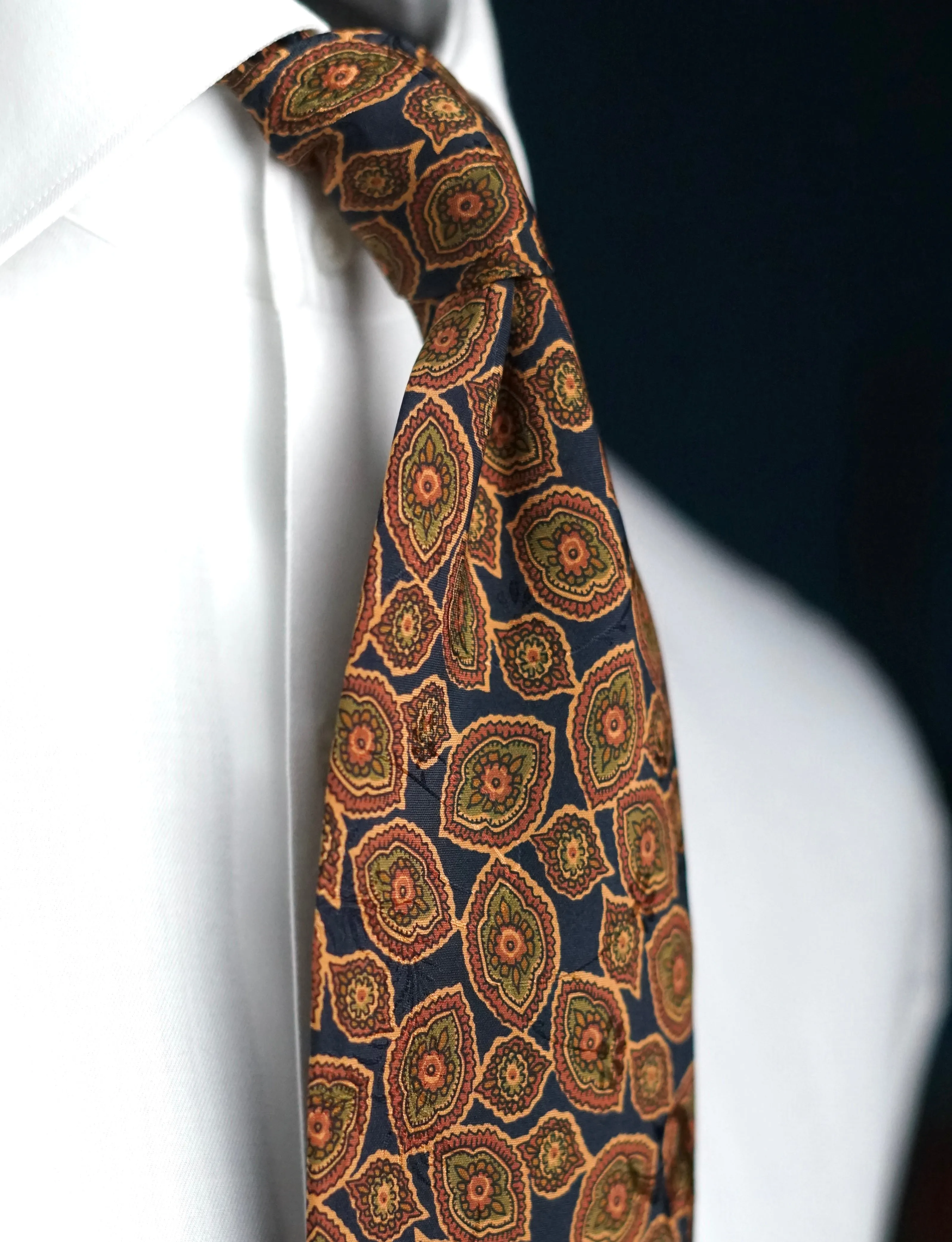 Pamela Vintage Tie